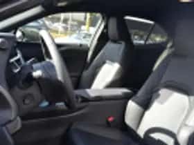 Lexus UX (2026) thumbnail 57