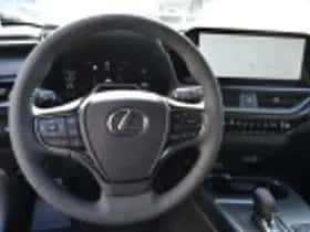 Lexus UX (2026) thumbnail 59