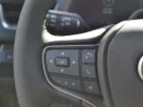 Lexus UX (2026) thumbnail 60