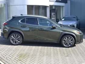 Lexus UX (2026) thumbnail 8