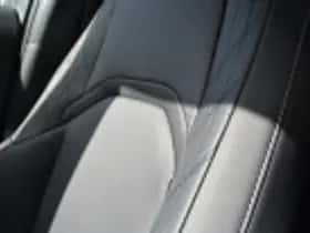 Lexus UX (2026) thumbnail 74