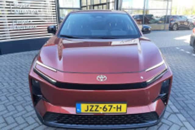 Toyota C hr (2026) thumbnail 4