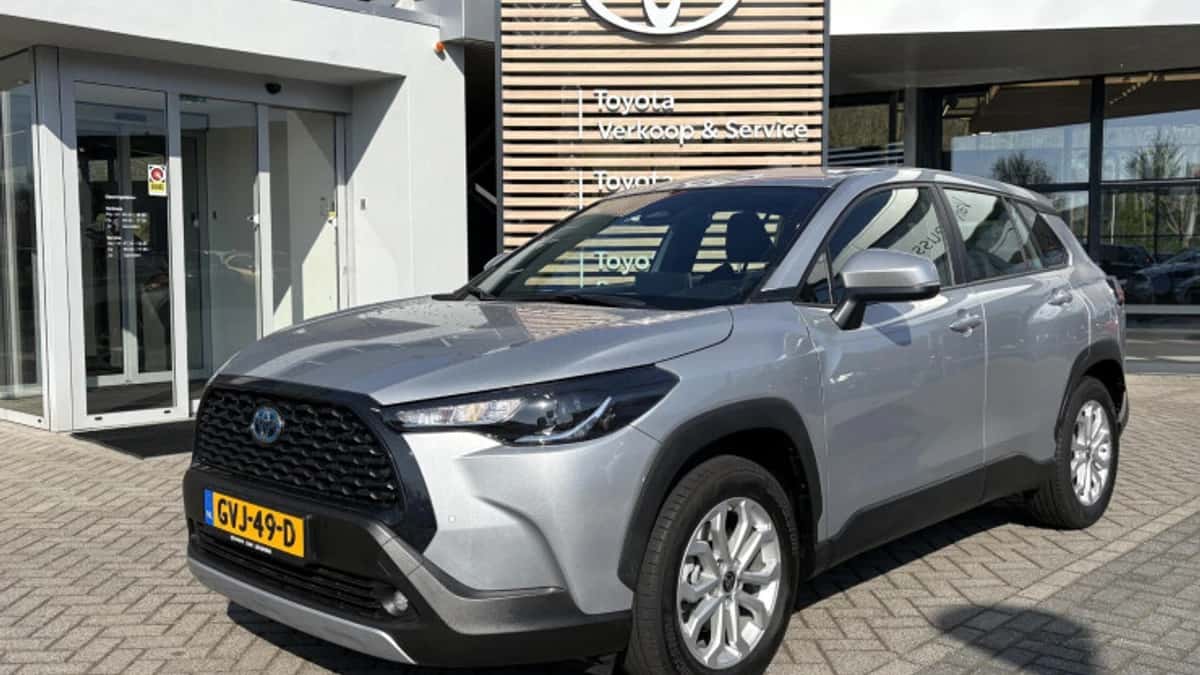 Toyota Corolla (2023) — foto 1