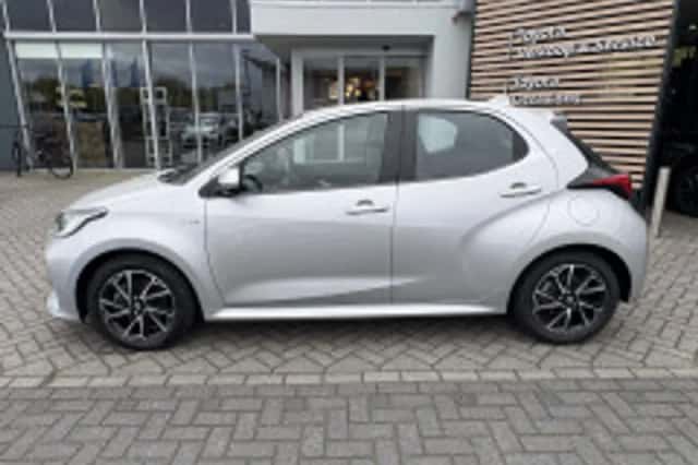 Toyota Yaris (2020) thumbnail 4