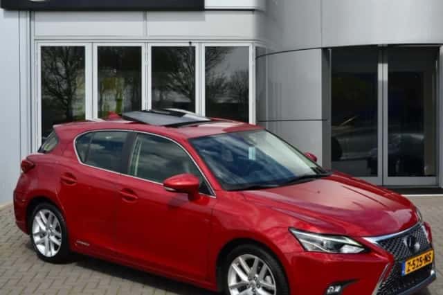 Lexus CT (2018) thumbnail 1