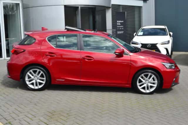 Lexus CT (2018) thumbnail 2