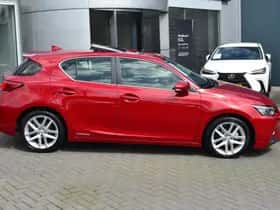 Lexus CT (2018) thumbnail 2