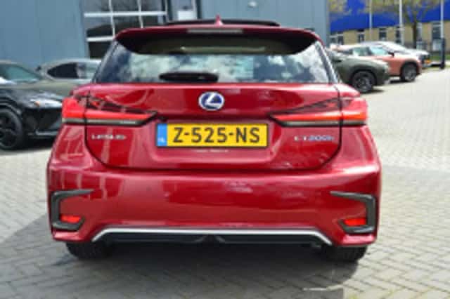 Lexus CT (2018) thumbnail 4