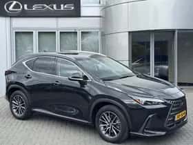 Lexus NX (2025)