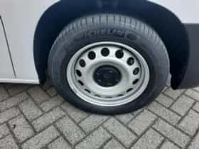 Toyota Proace (2023) thumbnail 3