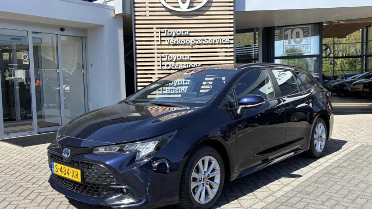 Toyota Corolla (2023) — foto 1