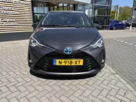Toyota Yaris (2019) thumbnail 3
