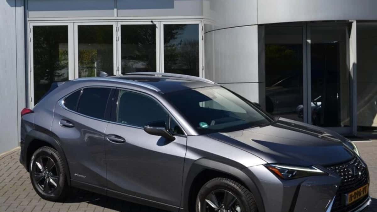 Lexus UX (2020) — foto 1