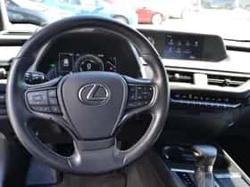 Lexus UX (2020) thumbnail 23