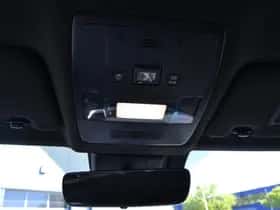 Lexus UX (2020) thumbnail 35