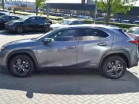 Lexus UX (2020) thumbnail 6