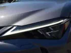 Lexus UX (2020) thumbnail 53