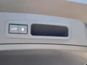 Lexus UX (2020) thumbnail 77