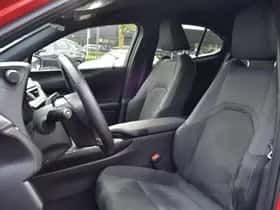 Lexus UX (2020) thumbnail 21