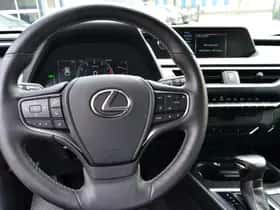 Lexus UX (2020) thumbnail 23