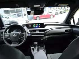 Lexus UX (2020) thumbnail 36