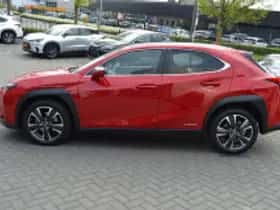 Lexus UX (2020) thumbnail 6