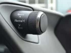 Lexus UX (2020) thumbnail 60