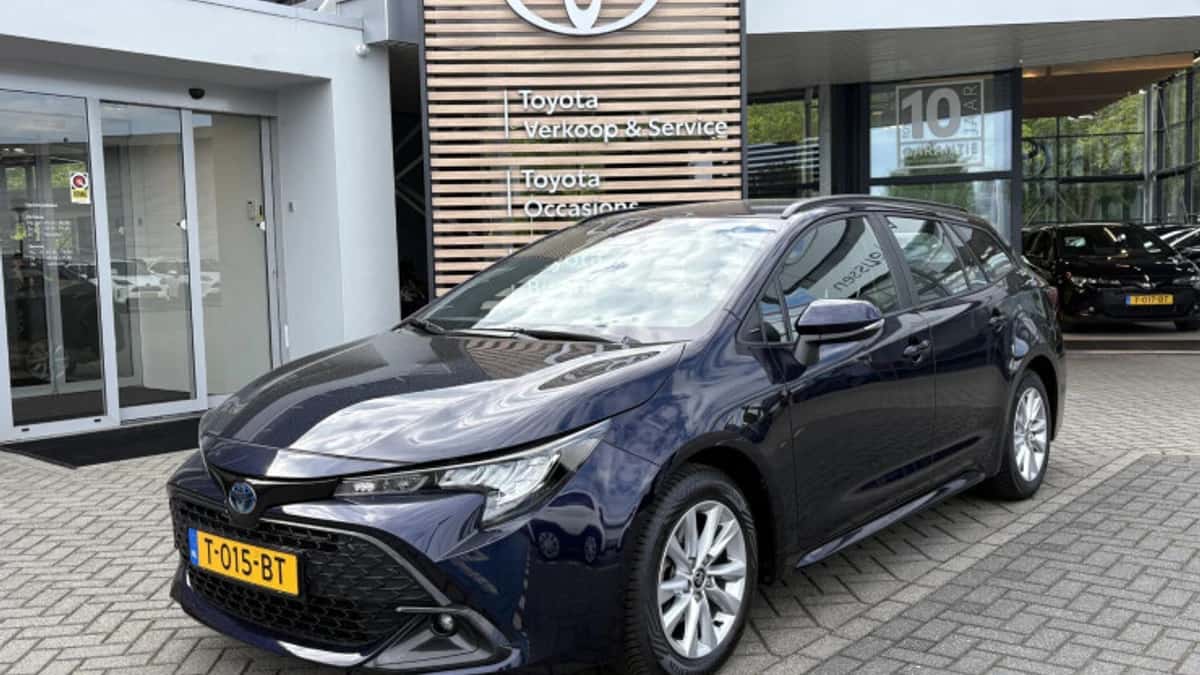 Toyota Corolla (2023) — foto 1