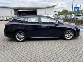 Toyota Corolla (2023) thumbnail 2