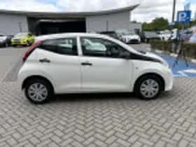 Toyota Aygo (2021) thumbnail 33