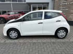 Toyota Aygo (2021) thumbnail 35