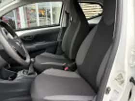 Toyota Aygo (2021) thumbnail 41