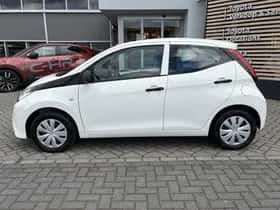 Toyota Aygo (2021) thumbnail 65