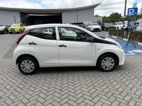 Toyota Aygo (2021) thumbnail 8