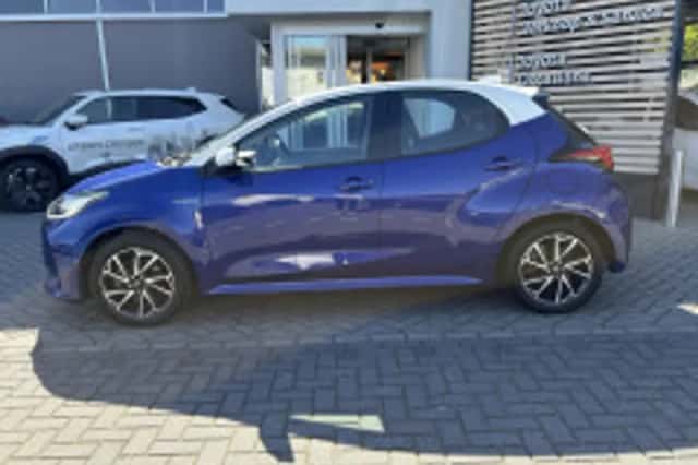 Toyota Yaris (2021) thumbnail 4