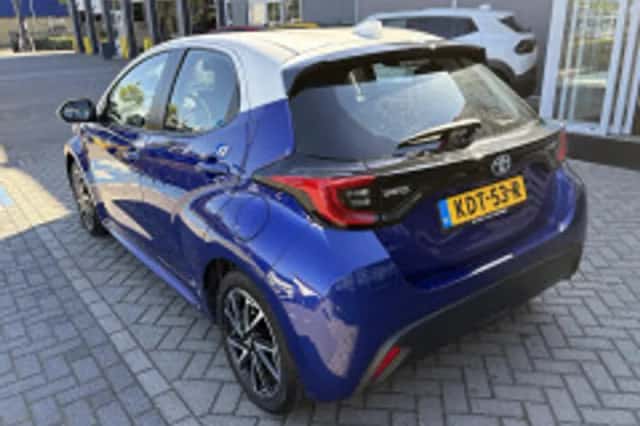 Toyota Yaris (2021) thumbnail 5