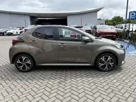 Toyota Yaris (2025) thumbnail 2