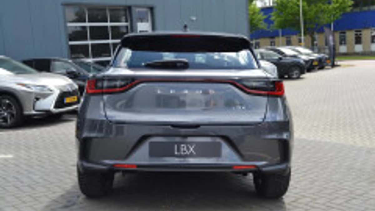 Lexus LBX (2025) — foto 1