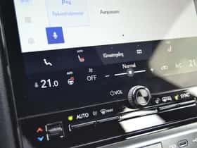 Lexus LBX (2025) thumbnail 24