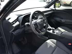 Lexus LBX (2025) thumbnail 17