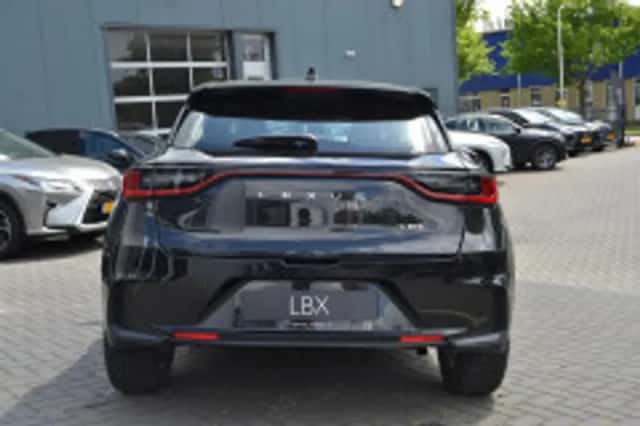 Lexus LBX (2025) thumbnail 4
