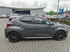 Toyota Yaris (2022) thumbnail 3