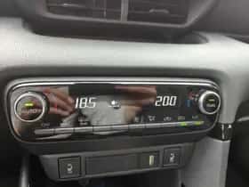 Toyota Yaris (2022) thumbnail 24