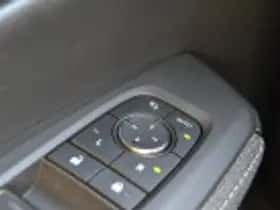 Lexus LBX (2025) thumbnail 58