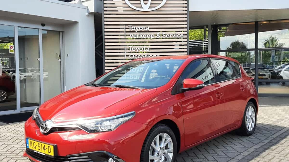 Toyota Auris (2016) — foto 1
