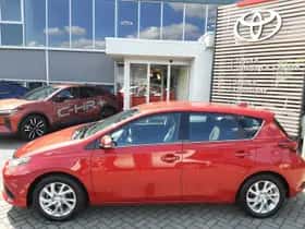 Toyota Auris (2016) thumbnail 11