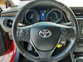 Toyota Auris (2016) thumbnail 21
