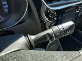 Toyota Auris (2016) thumbnail 26