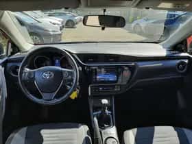 Toyota Auris (2016) thumbnail 36