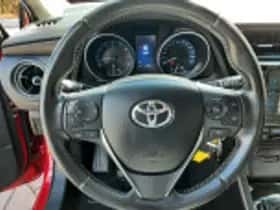 Toyota Auris (2016) thumbnail 52